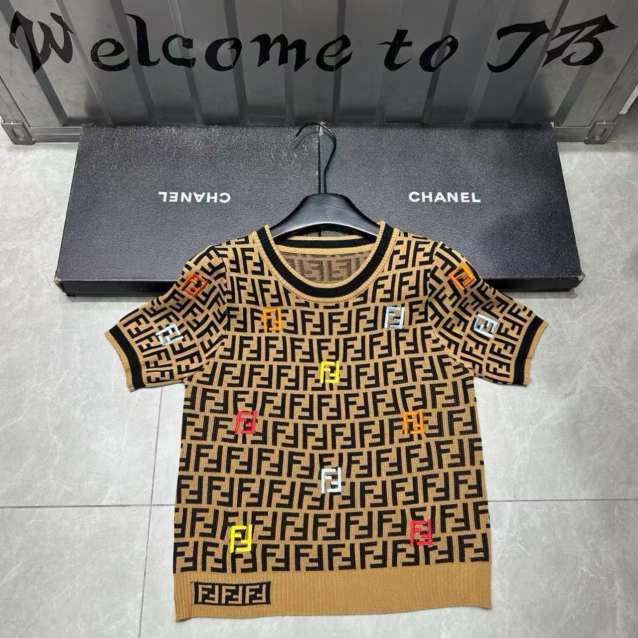 FEND1 カラフルレターセーター【50％割引+送料無料】