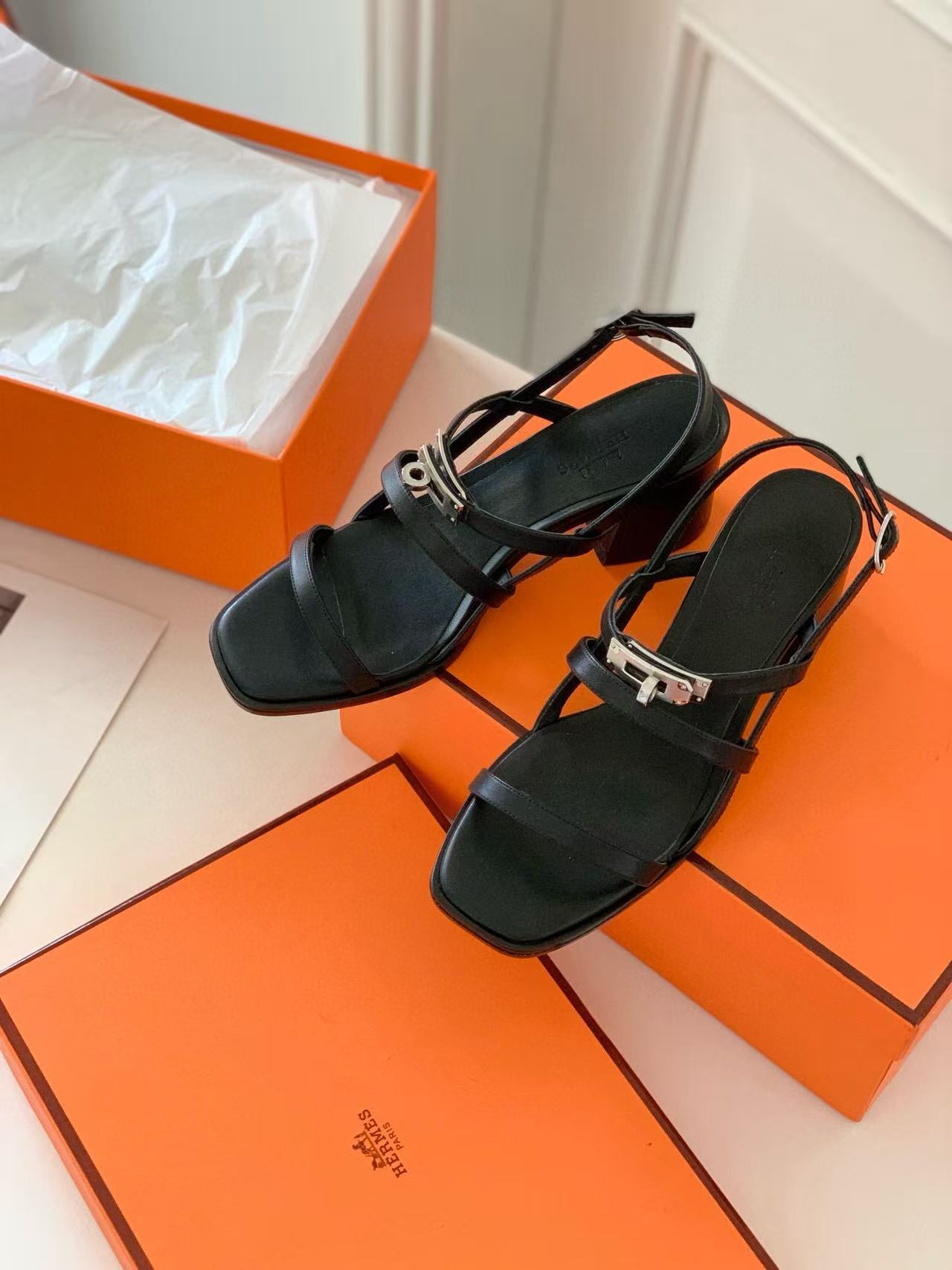 HERME5 高品質ケリーバックルサンダル【50％割引+送料無料】