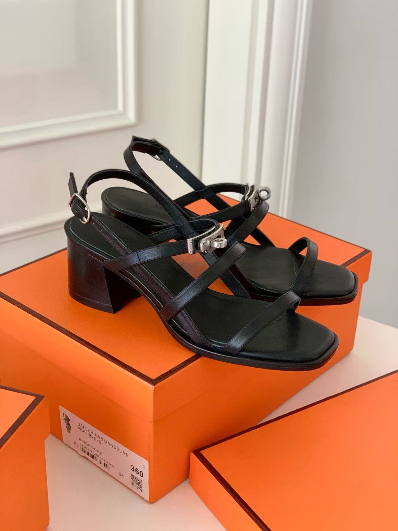 HERME5 高品質ケリーバックルサンダル【50％割引+送料無料】