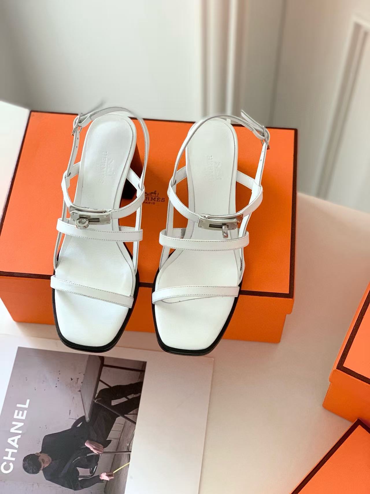 HERME5 高品質ケリーバックルサンダル【50％割引+送料無料】