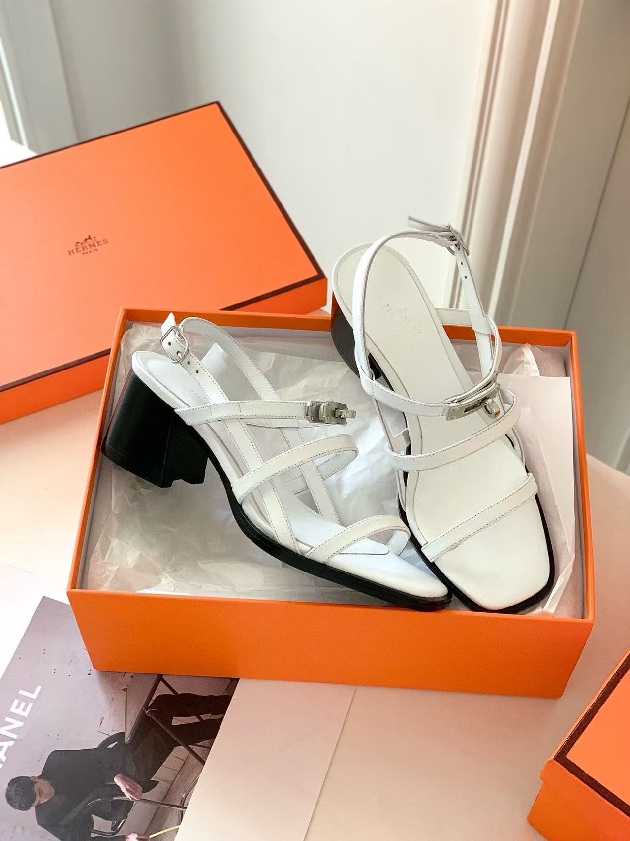HERME5 高品質ケリーバックルサンダル【50％割引+送料無料】