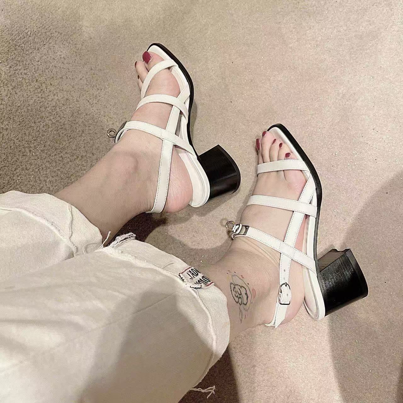 HERME5 高品質ケリーバックルサンダル【50％割引+送料無料】