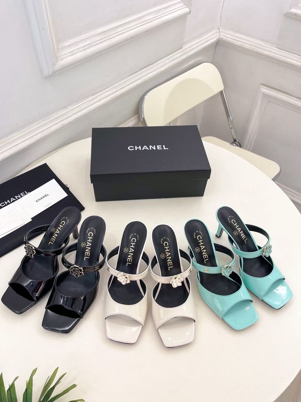 CHANE1 高品質ダブルC カメリア ハイヒールサンダル【50％割引+送料無料】