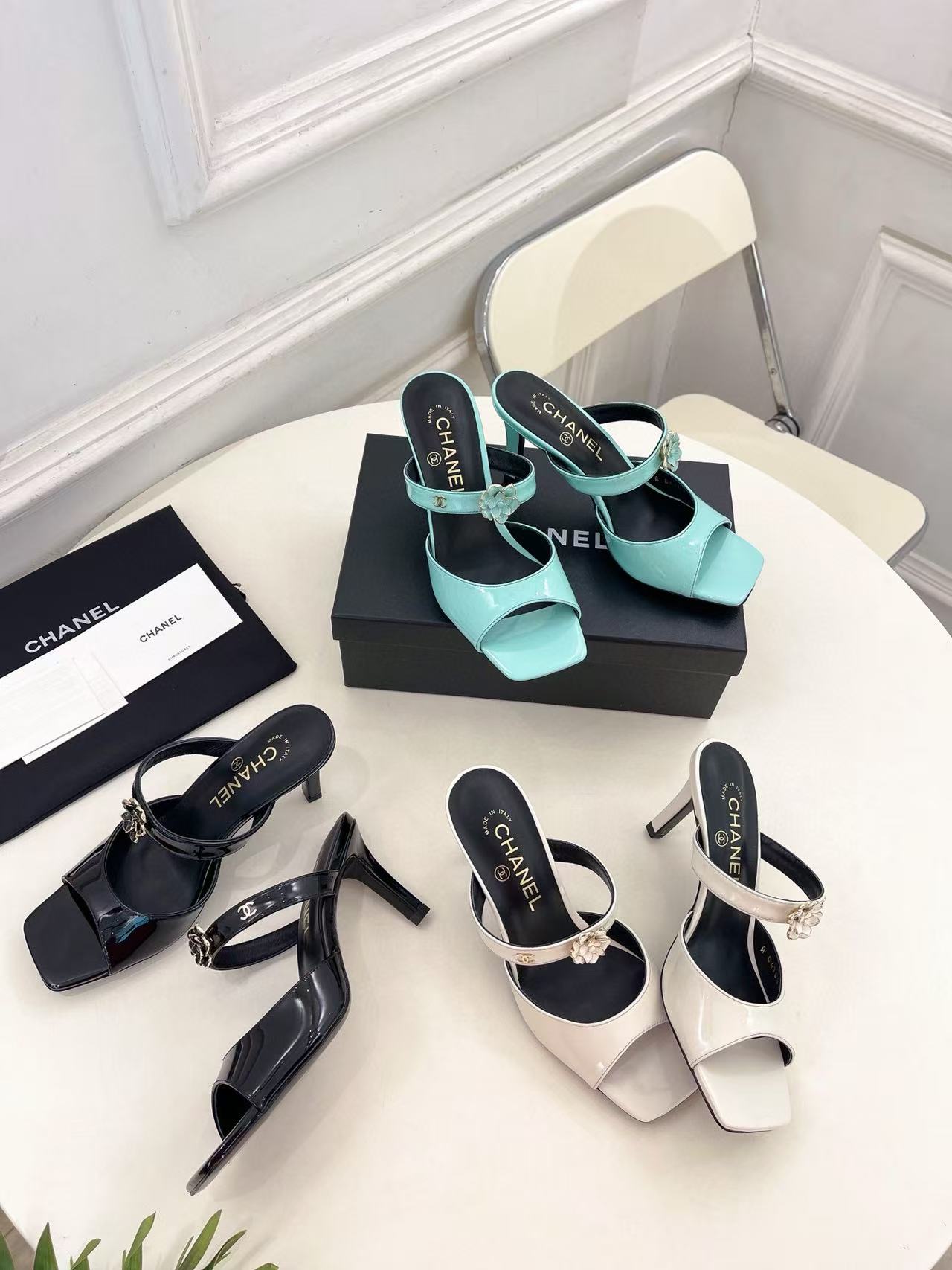 CHANE1 高品質ダブルC カメリア ハイヒールサンダル【50％割引+送料無料】
