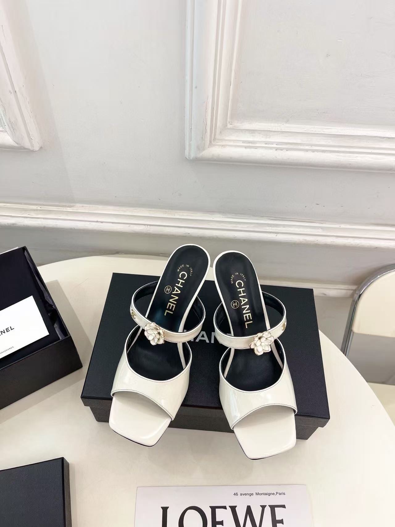 CHANE1 高品質ダブルC カメリア ハイヒールサンダル【50％割引+送料無料】