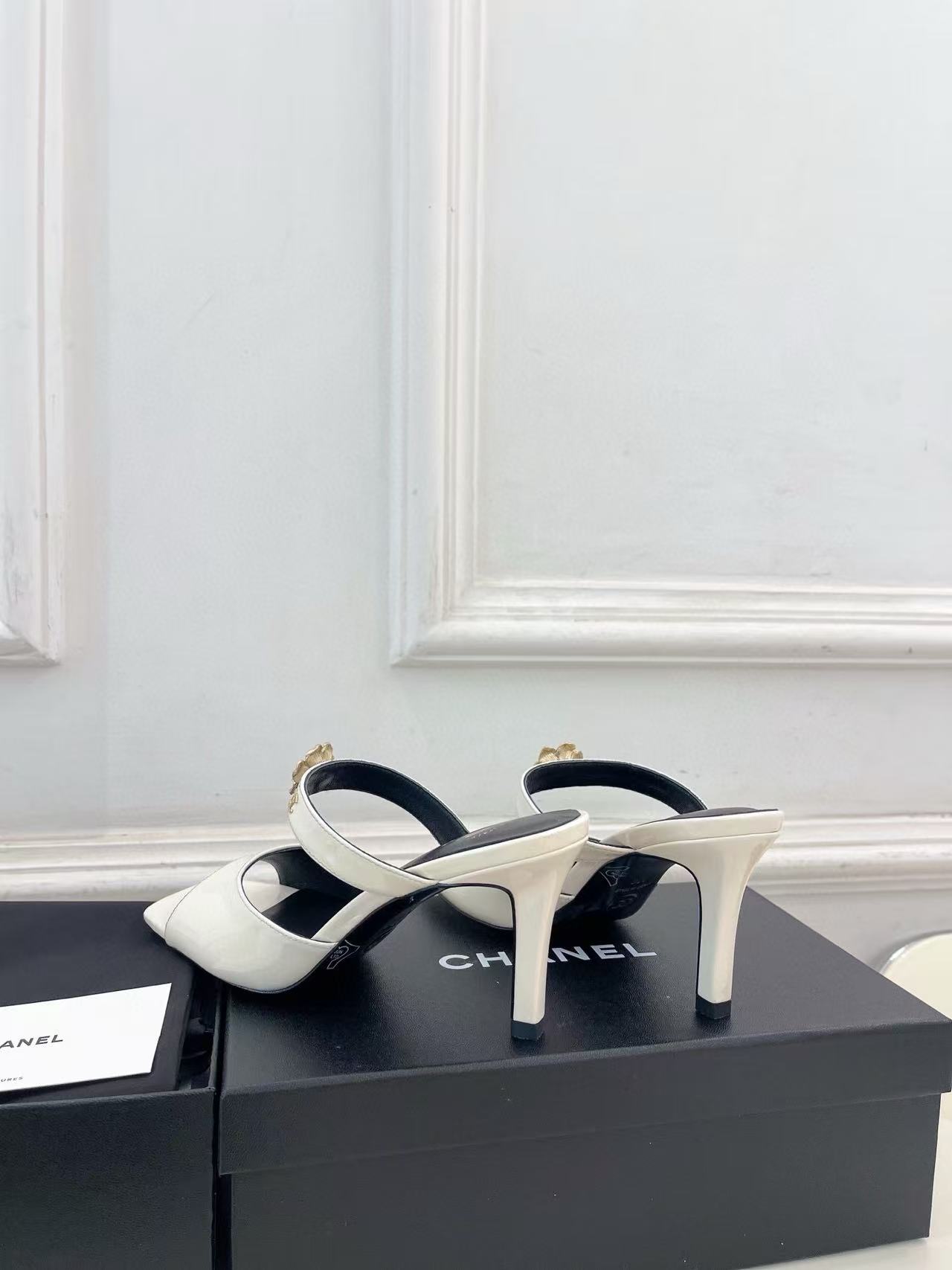 CHANE1 高品質ダブルC カメリア ハイヒールサンダル【50％割引+送料無料】