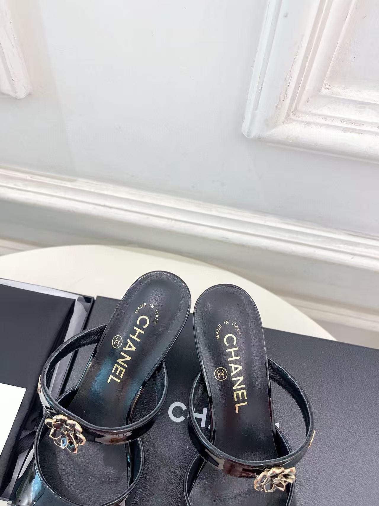 CHANE1 高品質ダブルC カメリア ハイヒールサンダル【50％割引+送料無料】