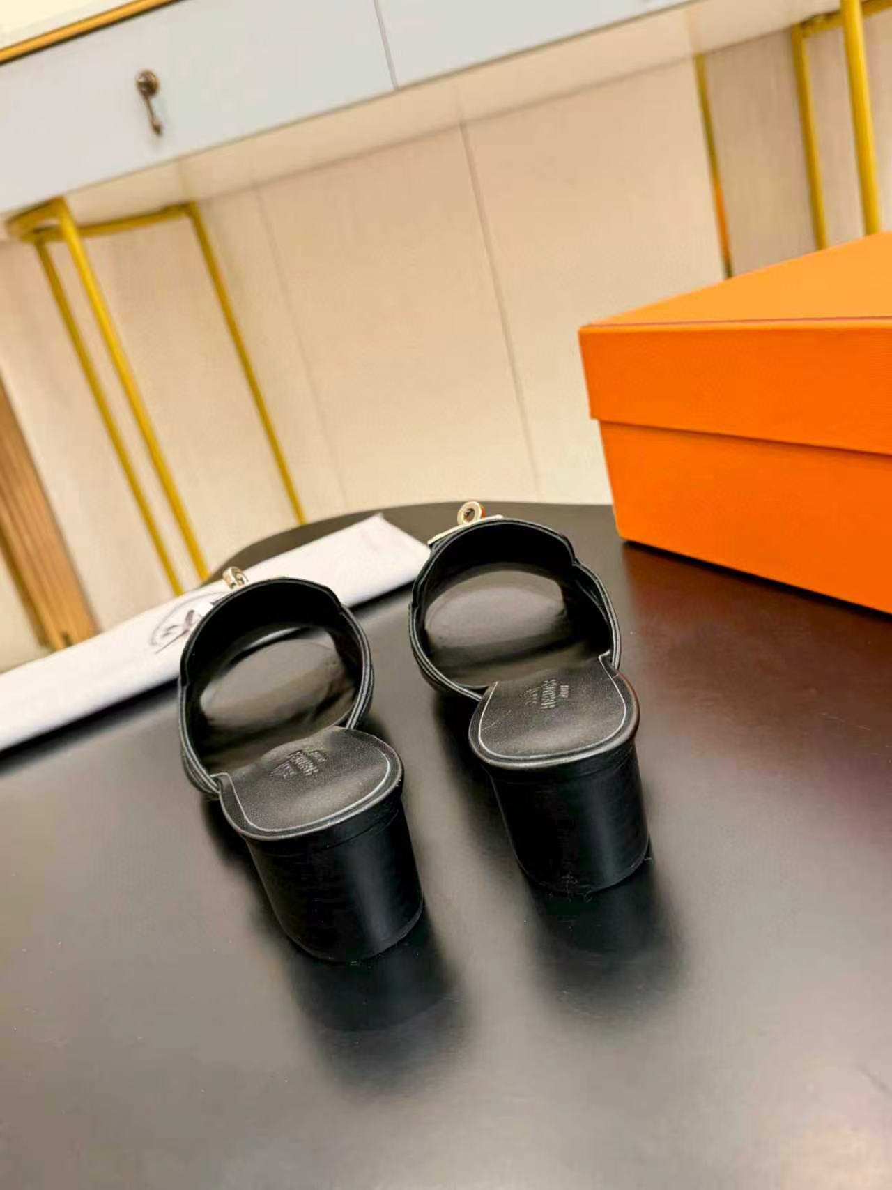 HERME5高品質エナメル金具バックルローヒールシューズ【50％割引+送料無料】