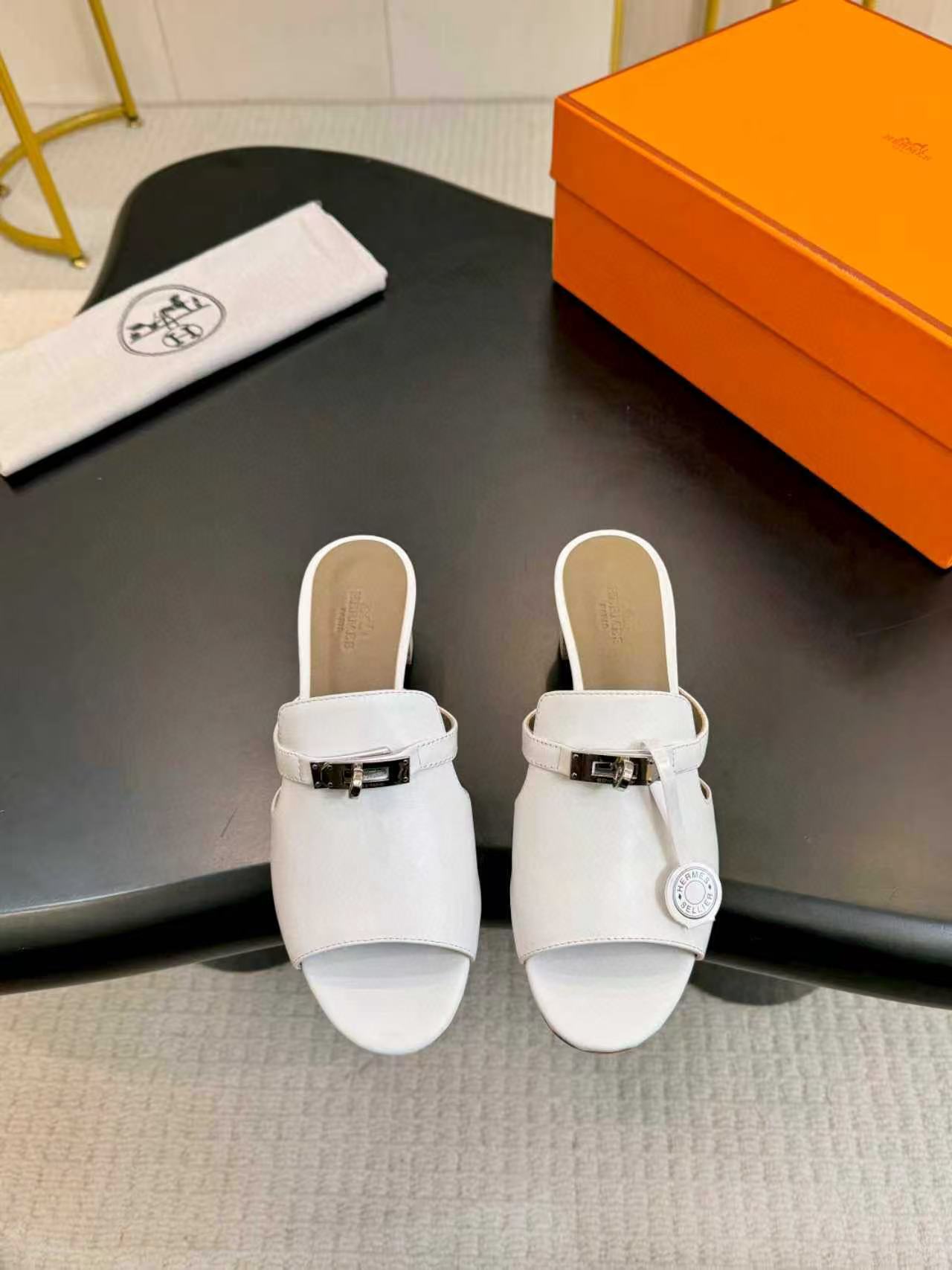 HERME5高品質エナメル金具バックルローヒールシューズ【50％割引+送料無料】