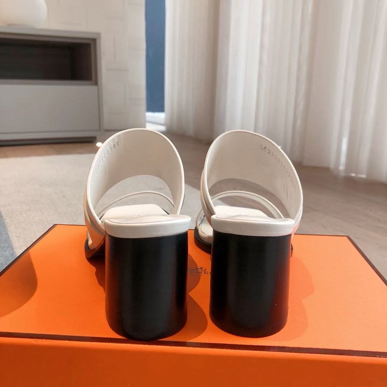 HERME5 高品質ハードウェアバックルローヒールシューズ【50％割引+送料無料】