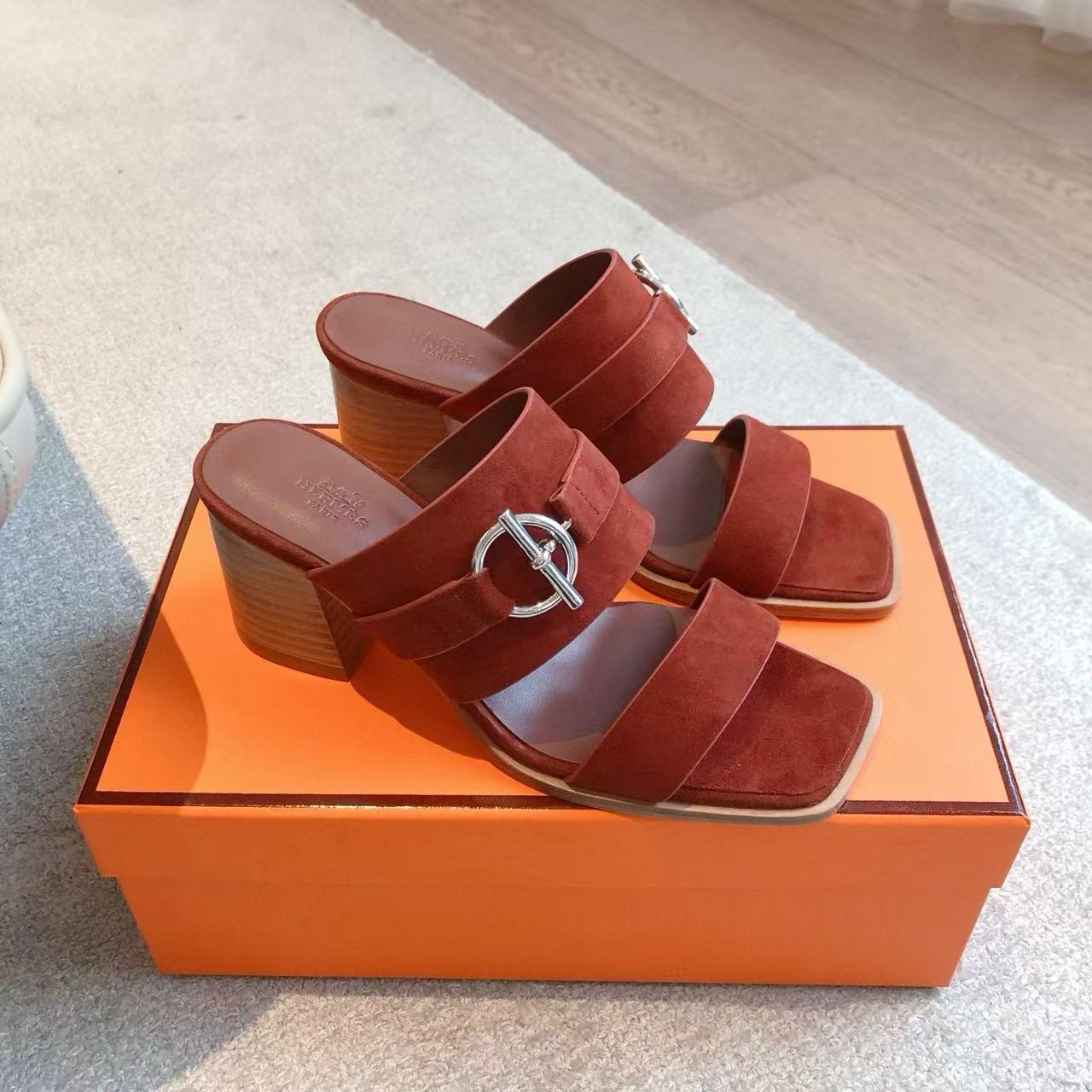 HERME5 高品質ハードウェアバックルローヒールシューズ【50％割引+送料無料】