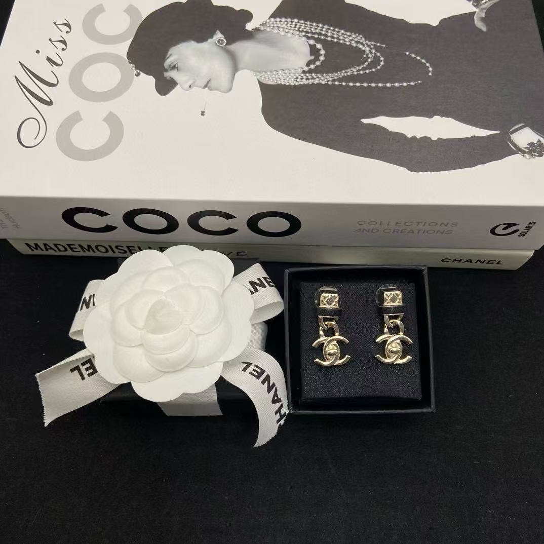 CHANE1 ダブルC クラシックチェック イヤリング【50％割引+送料無料】