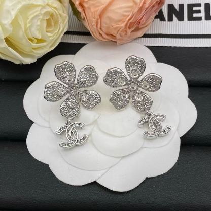 CHANE1 ダブルC フラワー ダイヤモンド スタッドピアス【50％割引+送料無料】