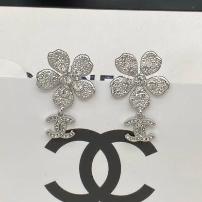 CHANE1 ダブルC フラワー ダイヤモンド スタッドピアス【50％割引+送料無料】