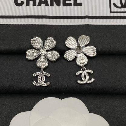 CHANE1 ダブルC フラワー ダイヤモンド スタッドピアス【50％割引+送料無料】