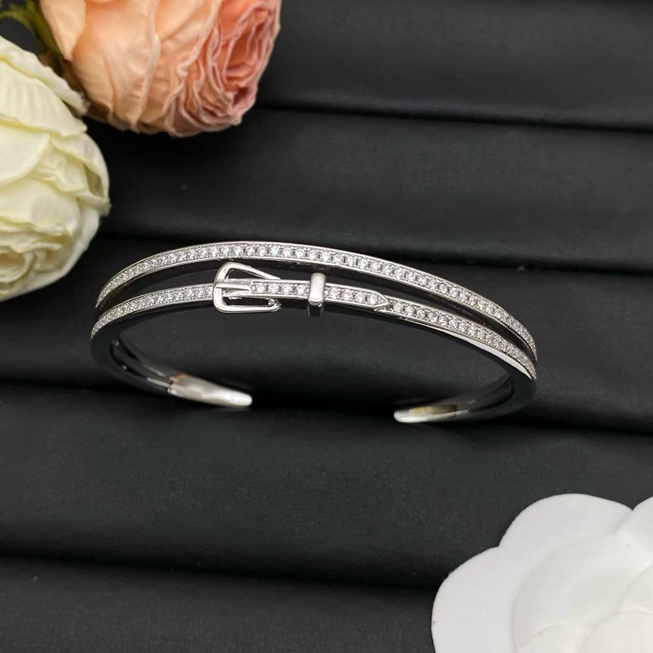 HERME5 ダイヤモンドをちりばめたブレスレット【50％割引+送料無料】