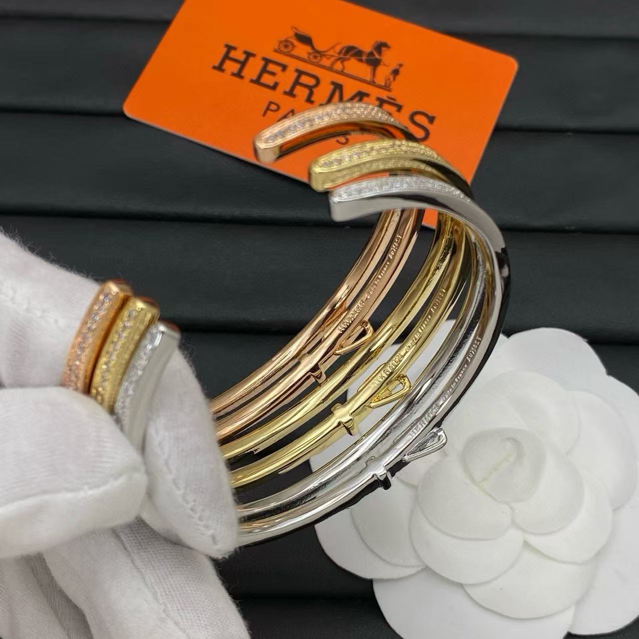 HERME5 ダイヤモンドをちりばめたブレスレット【50％割引+送料無料】