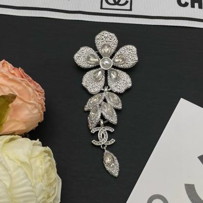 CHANE1 フラワーダイヤモンド ダブルC ブローチ【50％割引+送料無料】