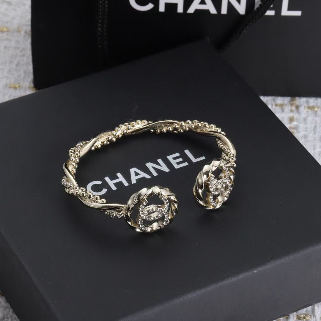 CHANE1 ダブルC ダイヤモンドセット オープンワークバングル【50％割引+送料無料】
