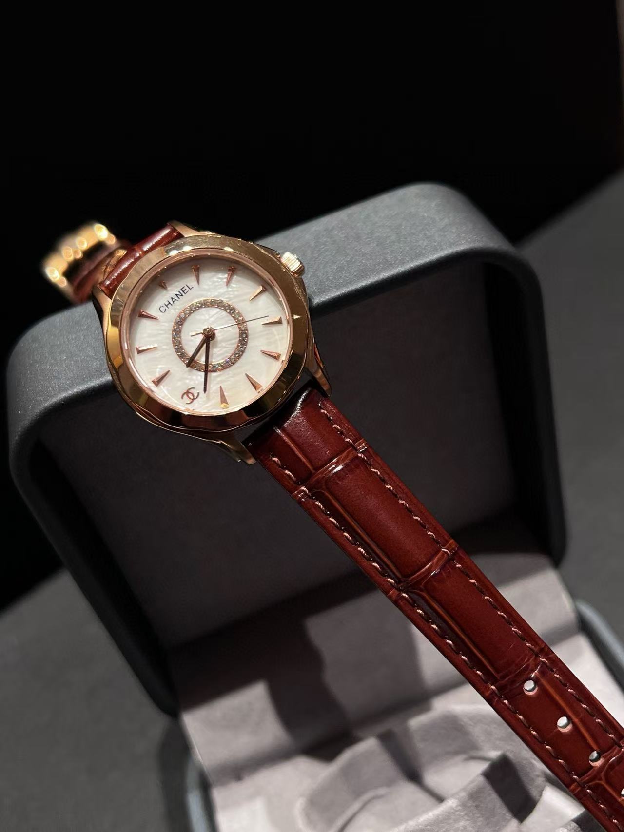 CHANE1 レザーストラップ レディースウォッチ【50％割引+送料無料】