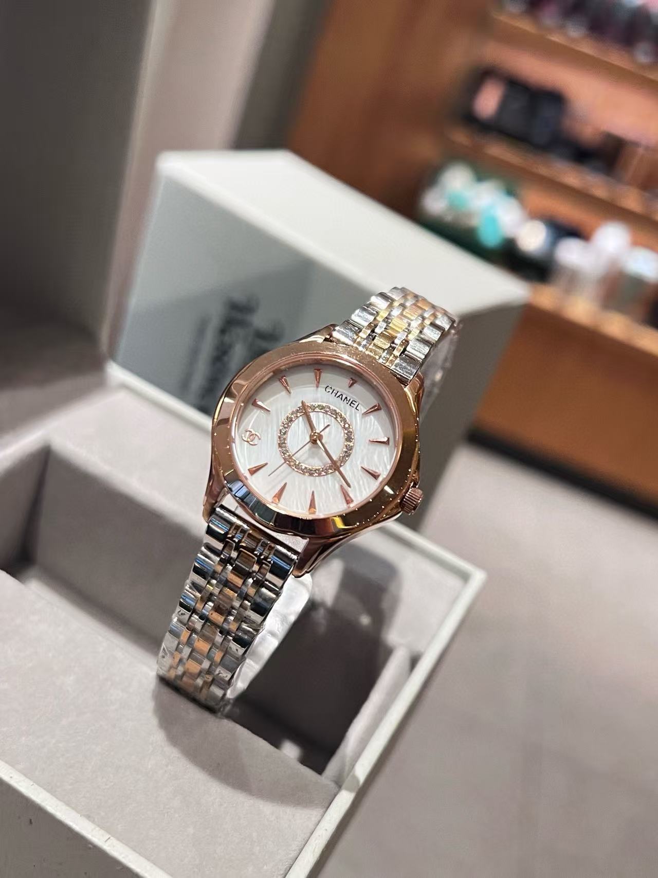 CHANE1 シェル＆ステンレススチール レディースウォッチ【50％割引+送料無料】