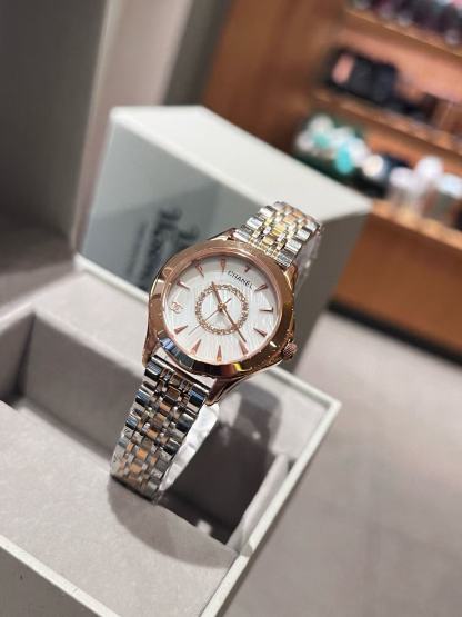 CHANE1 シェル＆ステンレススチール レディースウォッチ【50％割引+送料無料】