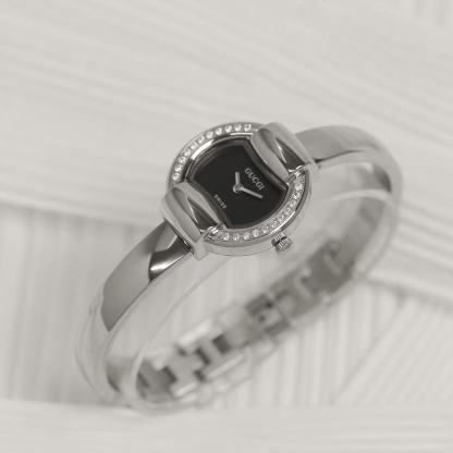 GUCC1 ダイヤモンドブレスレットウォッチ【50％割引+送料無料】