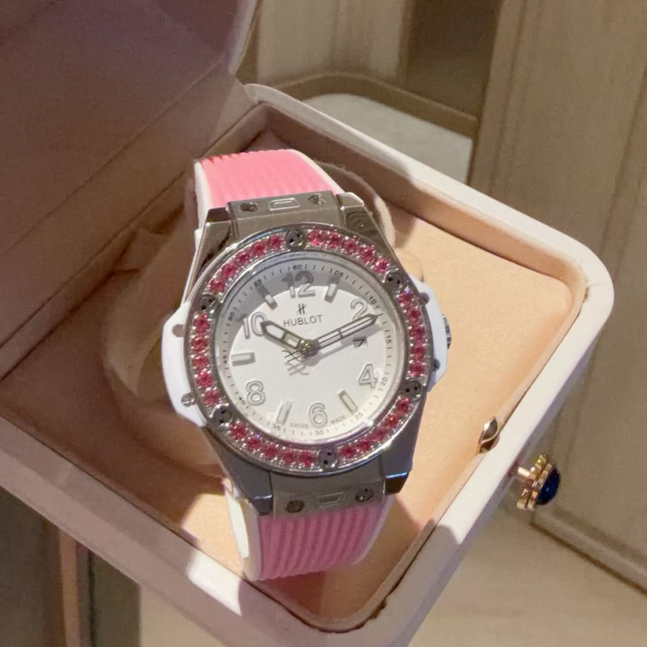 HUBL0T ダイヤモンドセットウォッチ【50％割引+送料無料】