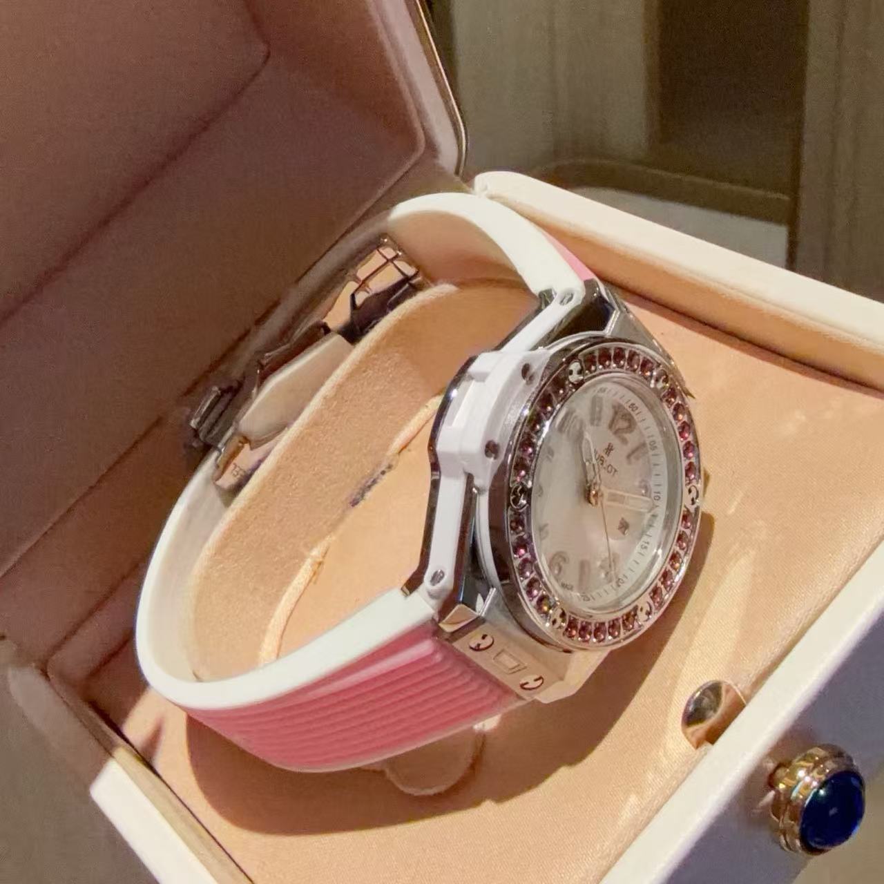 HUBL0T ダイヤモンドセットウォッチ【50％割引+送料無料】