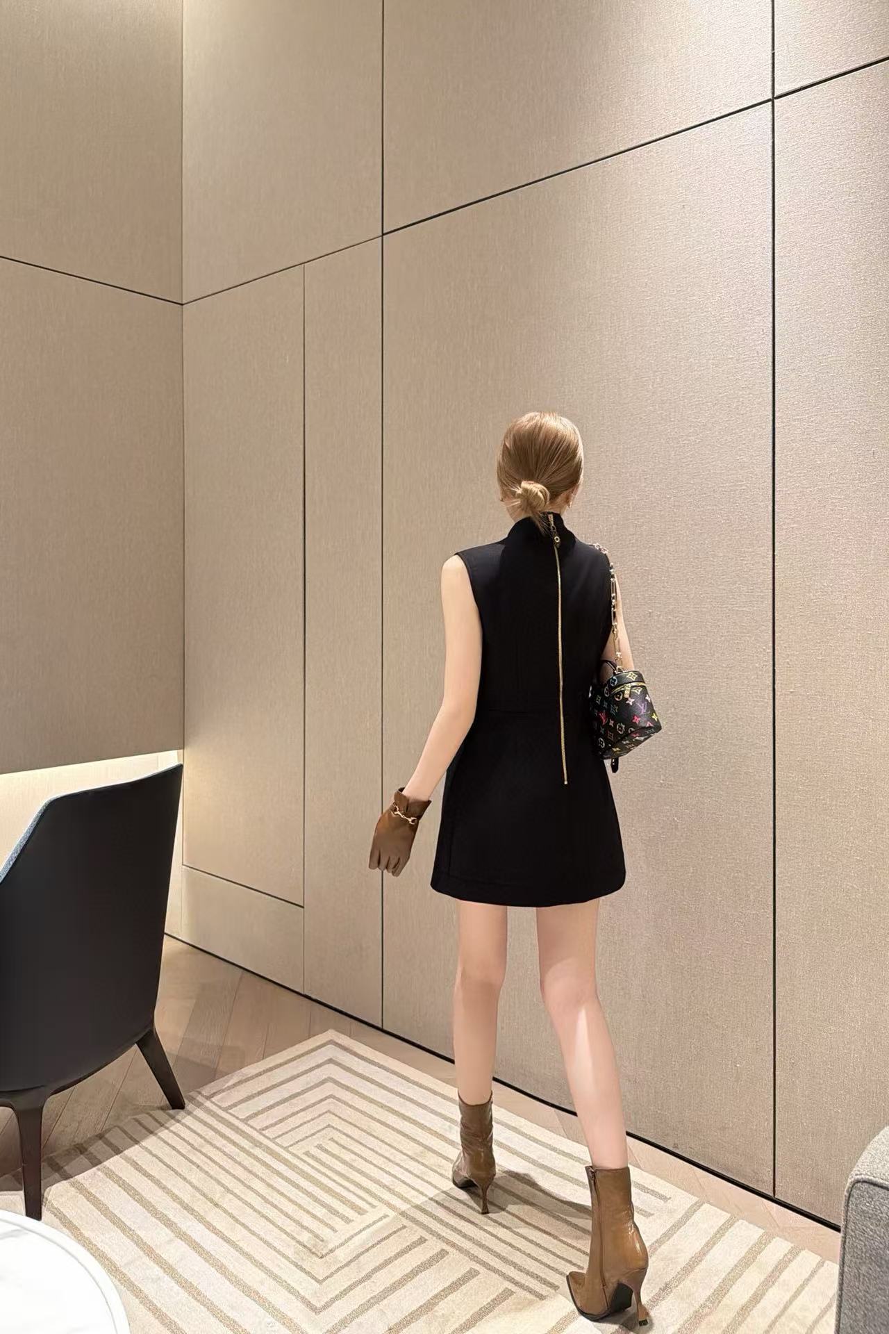 LVミニマリストノースリーブドレス【50％割引+送料無料】