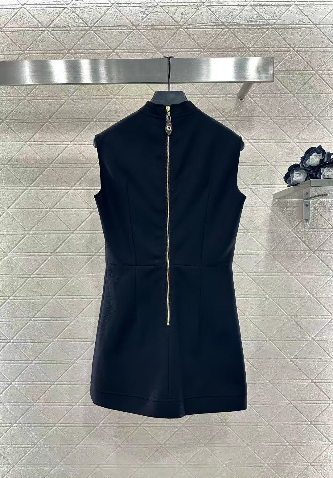 LVミニマリストノースリーブドレス【50％割引+送料無料】