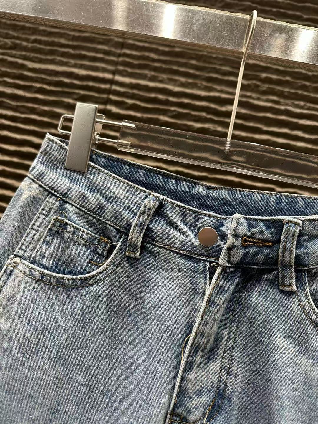 LVサイドロゴストレートレッグジーンズ【50％割引+送料無料】