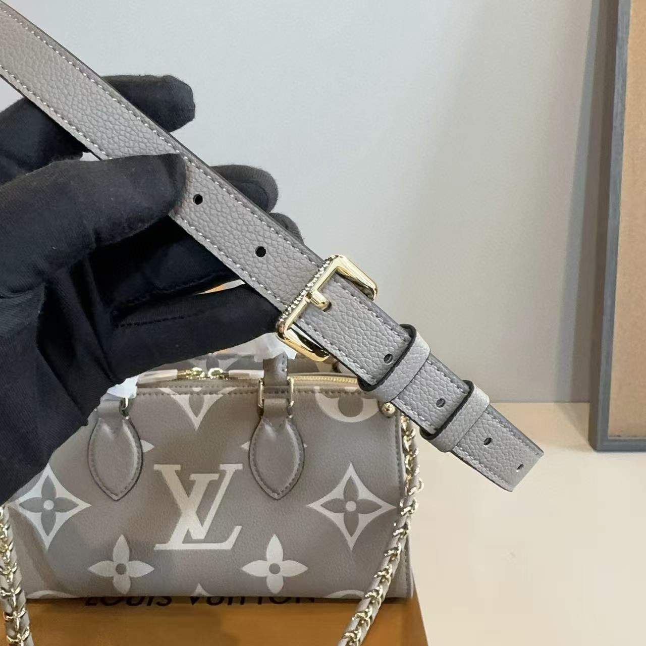 LVチェーンハンドバッグ【50％割引+送料無料】