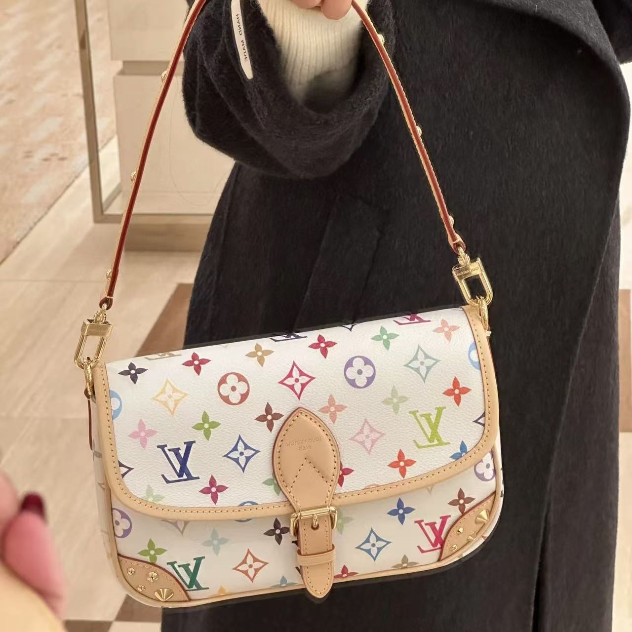 LVプリントのアンダーアームバッグ【50％割引+送料無料】