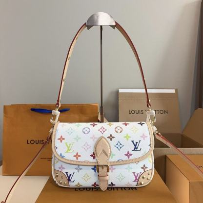 LVプリントのアンダーアームバッグ【50％割引+送料無料】