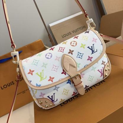 LVプリントのアンダーアームバッグ【50％割引+送料無料】