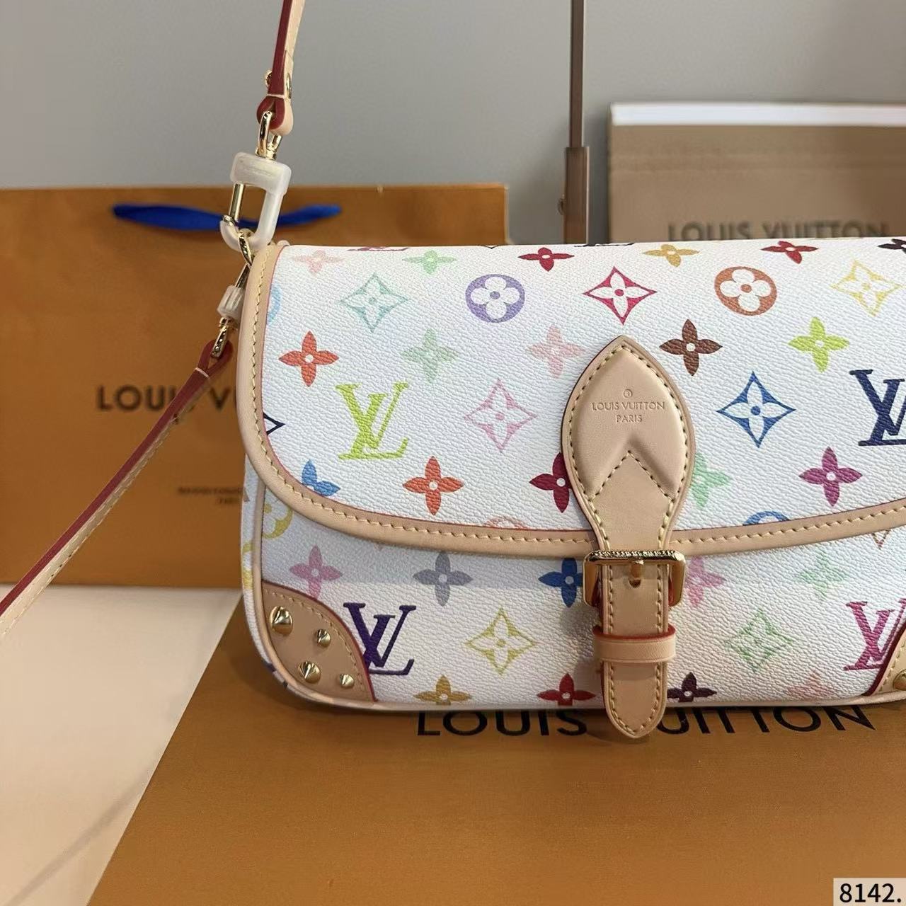 LVプリントのアンダーアームバッグ【50％割引+送料無料】