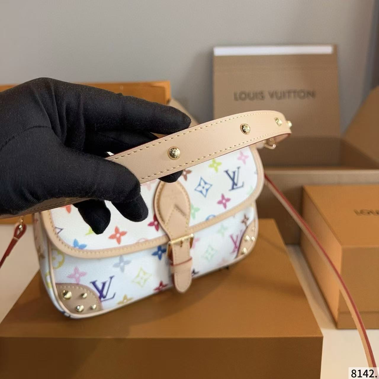 LVプリントのアンダーアームバッグ【50％割引+送料無料】