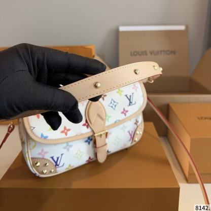 LVプリントのアンダーアームバッグ【50％割引+送料無料】
