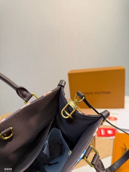 LV Onthegoハンドバッグ【50％割引+送料無料】