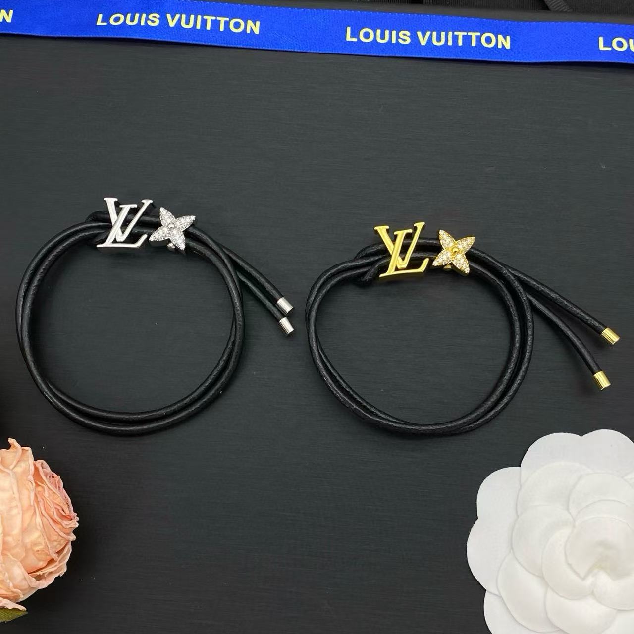 LV四つ葉のクローバーダイヤモンドブレスレット【50％割引+送料無料】