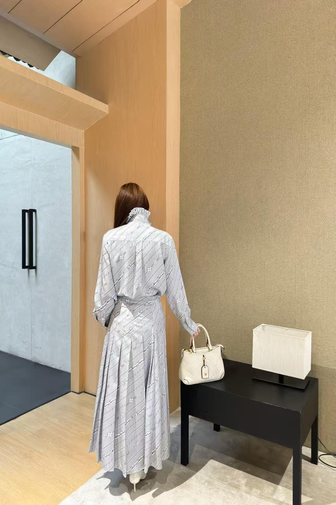 LVプリントシャツとスカートのツーピースセット【50％割引+送料無料】