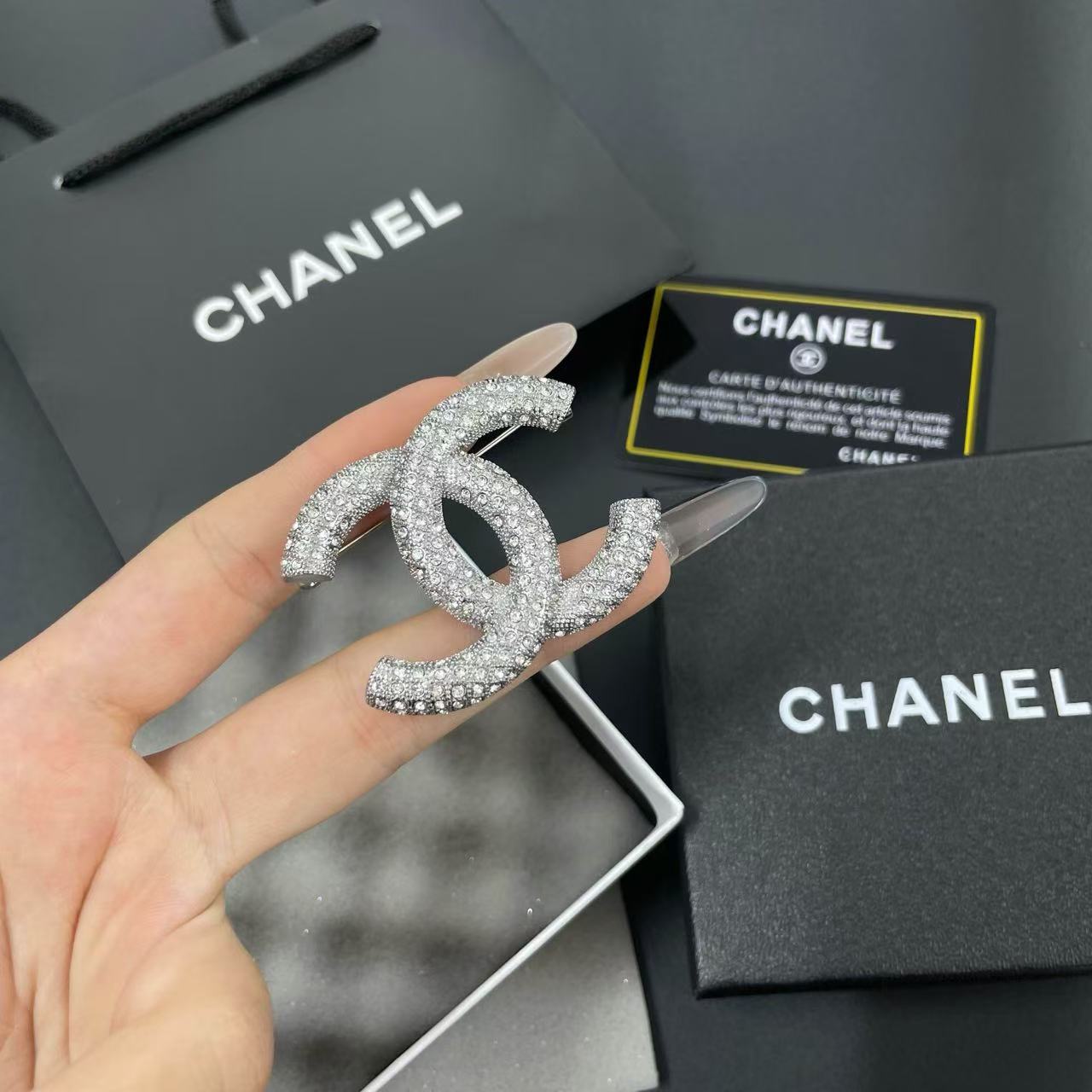 CHANE1 ダブルC ダイヤモンドブローチ【50％割引+送料無料】