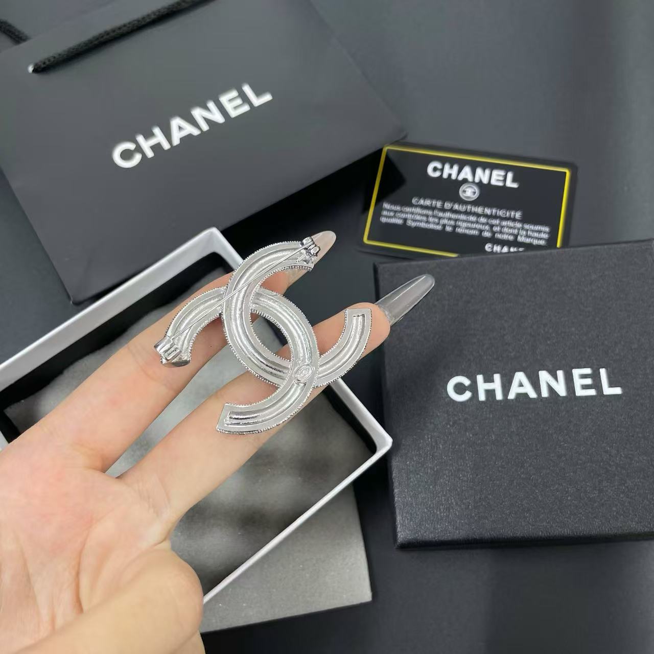 CHANE1 ダブルC ダイヤモンドブローチ【50％割引+送料無料】