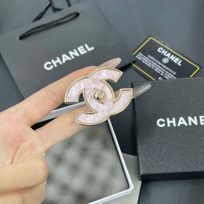 CHANE1 ピンク ダブルC ブローチ【50％割引+送料無料】