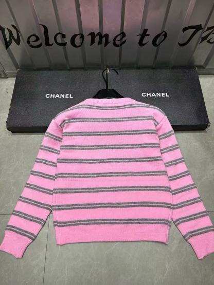 M1UM1U 刺繍入りレターストライプウールカーディガン【50％割引+送料無料】