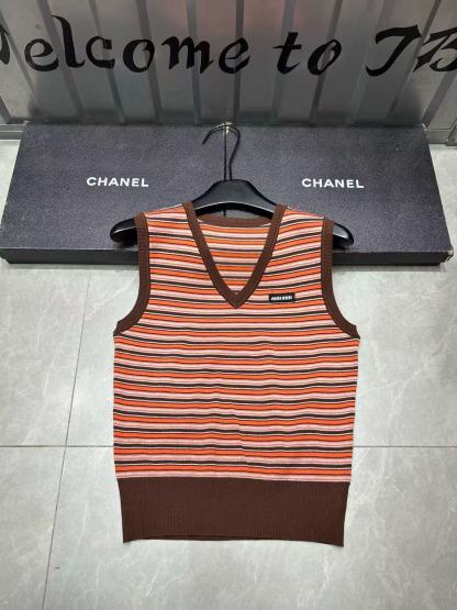 M1UM1U レターストライプウール Vネックベスト【50％割引+送料無料】