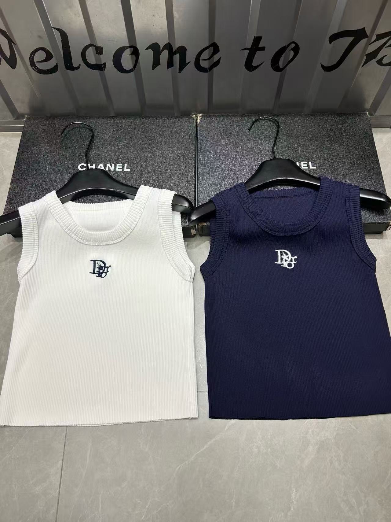 DIOR エンブロイダリー レター ウール ベスト【50％割引+送料無料】