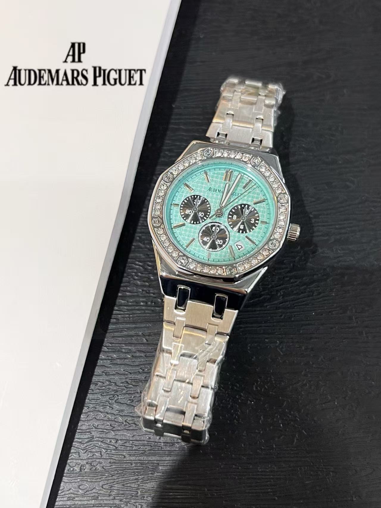 Audemarsp1gueダイヤモンドをあしらったスチールストラップのレディース腕時計【50％割引+送料無料】