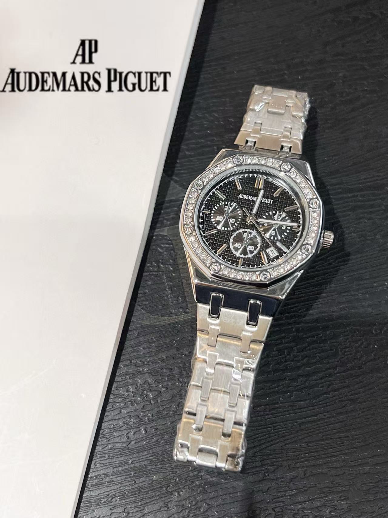 Audemarsp1gueダイヤモンドをあしらったスチールストラップのレディース腕時計【50％割引+送料無料】